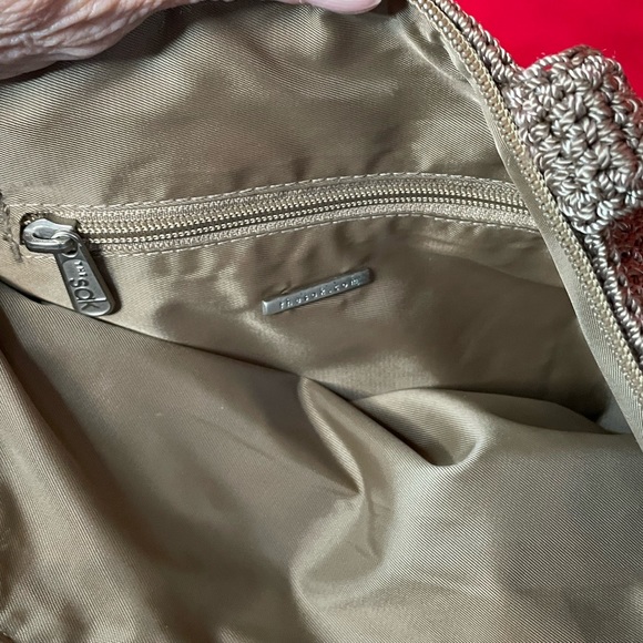 👜 The Sak Crochet Shoulder Bag in a Tan/Beige Color. 👜 - Picture 7 of 8
